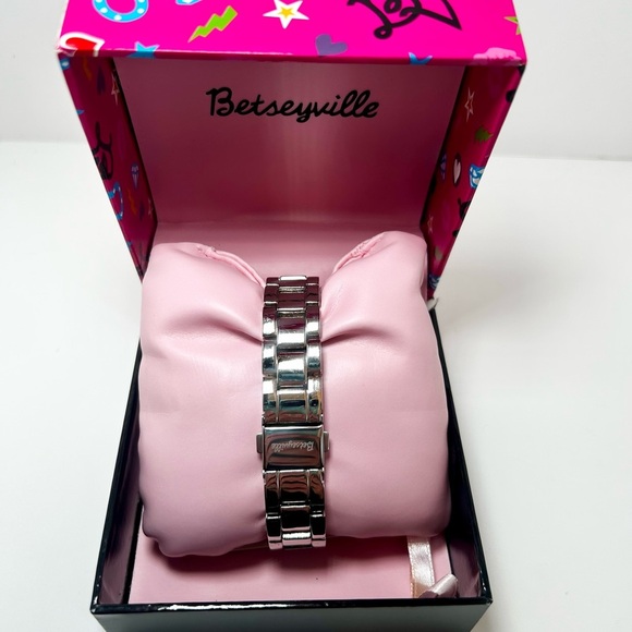 Betseyville Johnson Casual Floral Women’s Wrist Watch - Picture 5 of 6